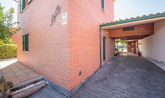Modern House For Families (R77)