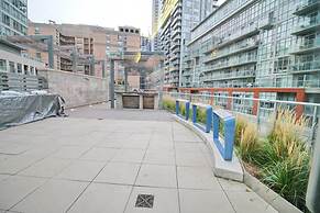 Executive 3Br in Entertainment District
