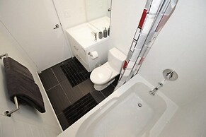 Executive 3Br in Entertainment District