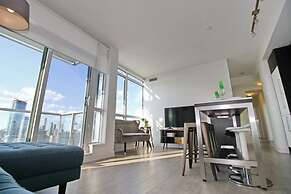 Executive 3Br in Entertainment District