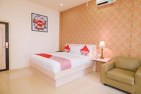 Capital O 854 Ub Caisar Hotel