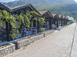 Pearl Beach Hotel