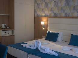 Pearl Beach Hotel