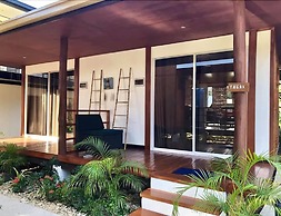 Bella Athena Garden