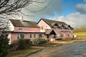 Savoy Country Inn