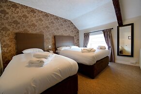 Savoy Country Inn