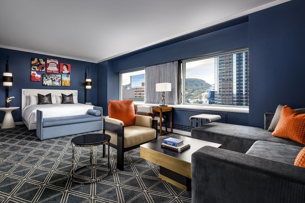 Fairmont The Queen Elizabeth Gold Experience