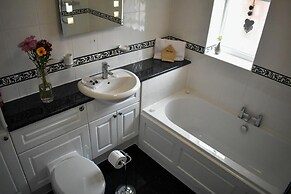 TLC Exmouth Bed and Breakfast