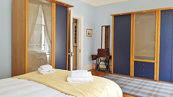 Luxury Central Old Town Suite Edinburgh