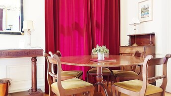 Classy Historic Edinburgh Apartment