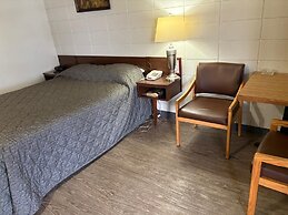 Camelot Court Motel