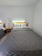 Camelot Court Motel