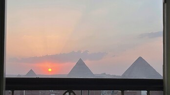 Giza Pyramids View Guest House
