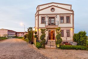Parna Hotel