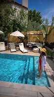Parna Hotel