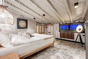 Parna Hotel
