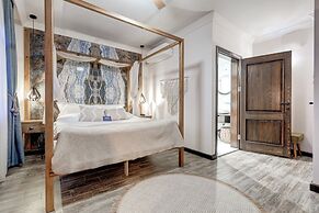 Parna Hotel