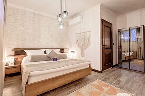 Parna Hotel