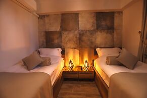 Parna Hotel