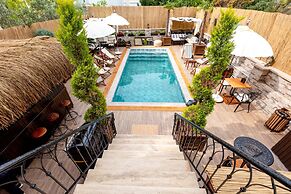 Parna Hotel