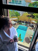 Parna Hotel