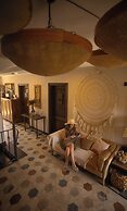 Parna Hotel