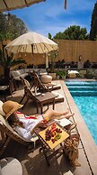 Parna Hotel