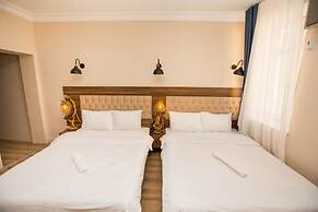Corner Garden Hotel