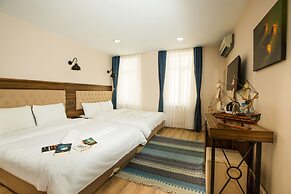 Corner Garden Hotel