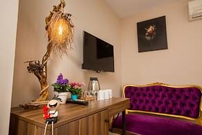Corner Garden Hotel