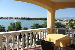 Apartments Dernaj