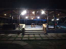 Baloho Beach Hotel