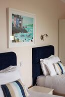 Redcliffe Hotel