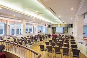 Redcliffe Hotel