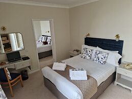 Redcliffe Hotel