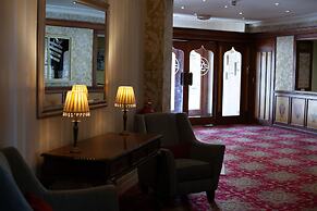 Redcliffe Hotel