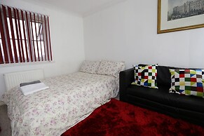 Lovely Studio Apartments - Thamesmead
