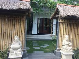 Full Moon Guest House