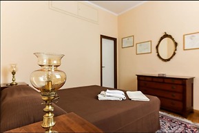 Trevi Fountain Home