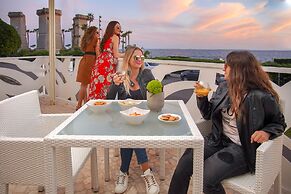Piccadilly Suites and Rooms