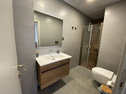 Elyada Konuk Evi (+8 Yaş )