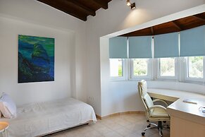 Orestis Suites