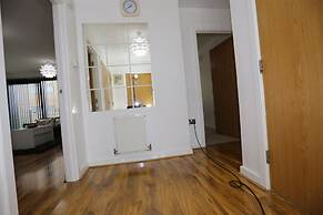 2 bed Riverview Bridge House Apartment