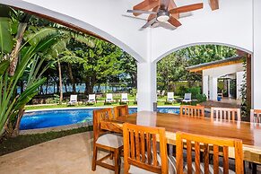Blue Jewel Oceanfront Private Villa