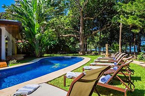 Blue Jewel Oceanfront Private Villa