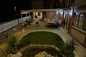 Ebruli Otel Cunda