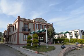 Ebruli Otel Cunda