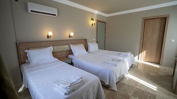 Ebruli Otel Cunda