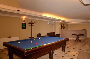 Ebruli Otel Cunda