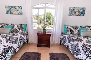 Runaway Bay Gem Villa